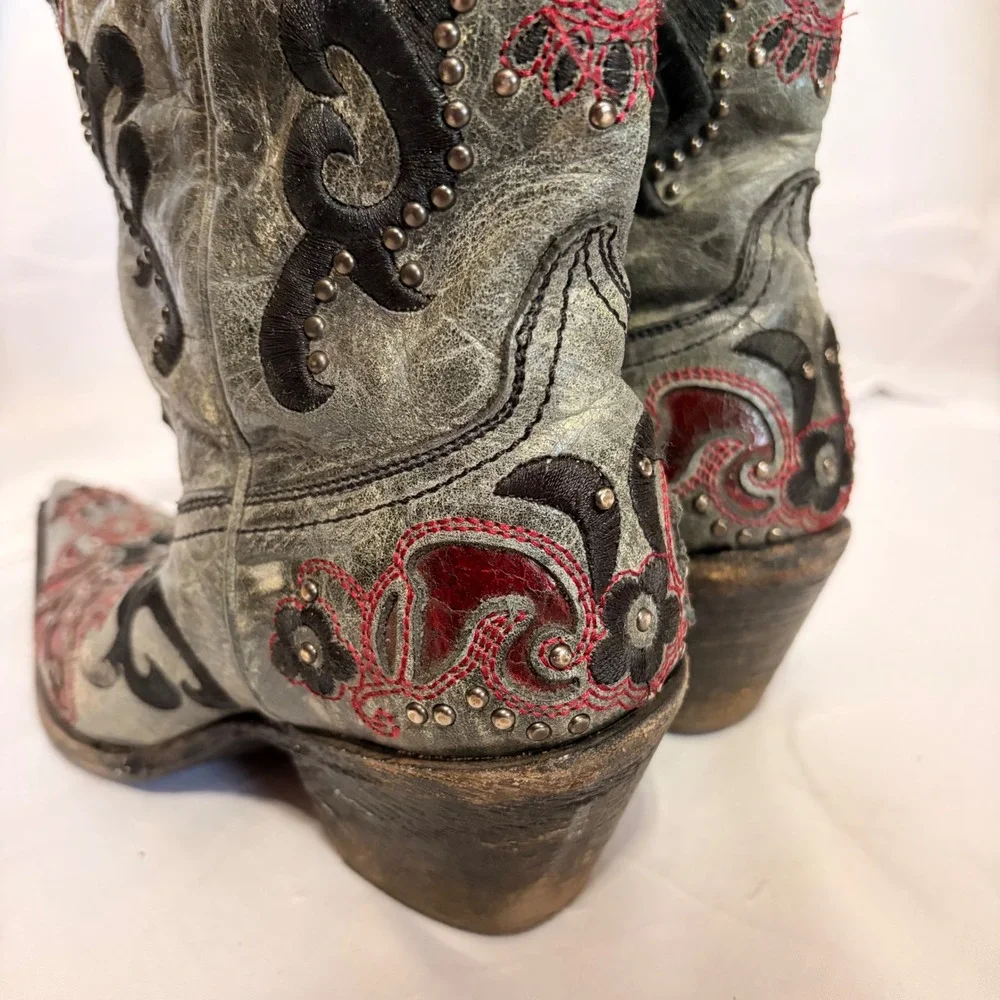 Corral Stunning Grey cowboy boots with red embroidered and studded detailing